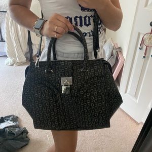 Guess bag with cross body strap!